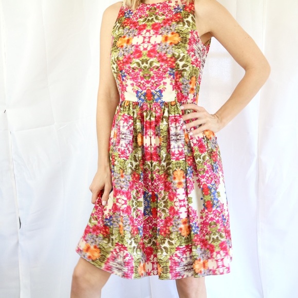 Maggy London Dresses & Skirts - 🌸Maggie London Floral Dress Size 4